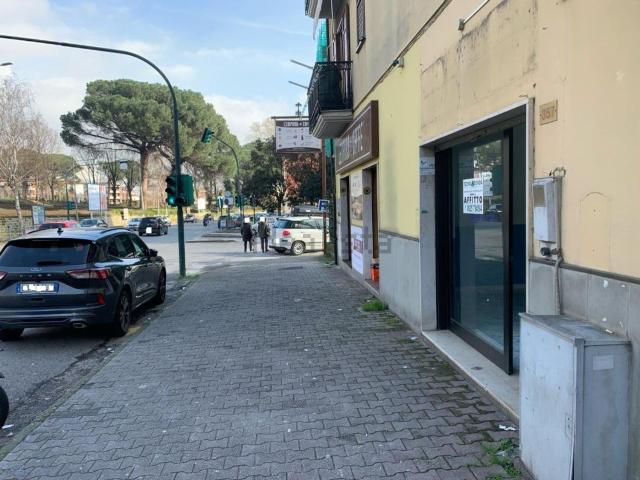 Locale in affitto di 50 m² in Viale Italia, 321