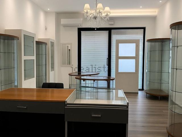 Locale in affitto di 50 m² in Viale Polibio, 5