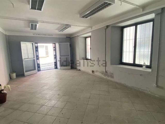 Locale in affitto di 50 m²