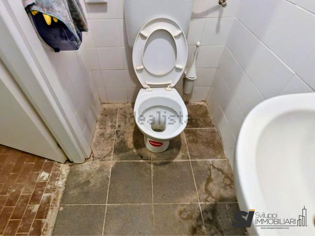 Locale in affitto di 510 m² in Viale Kennedy