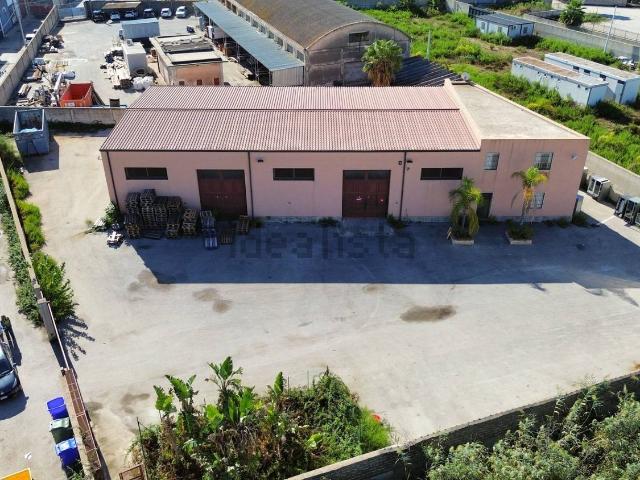Locale in affitto di 511 m² in Via Elorina