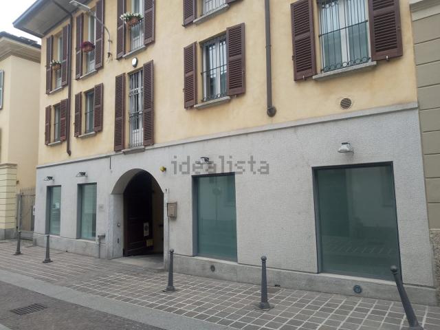 Locale in affitto di 51 m² in Via Francesco Frisi, 9