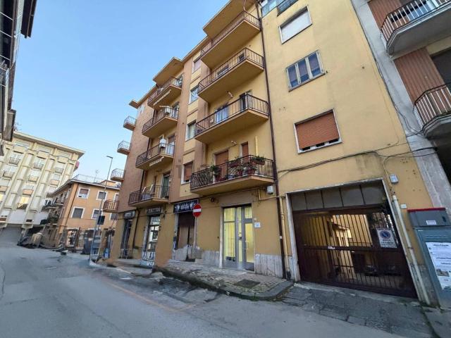 Locale in affitto di 51 m² in Via Michele Pironti, 19