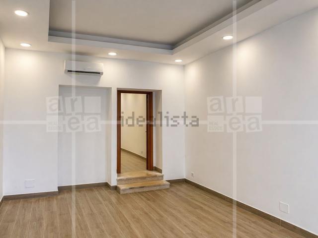 Locale in affitto di 51 m² in Viale Adriatico, 12