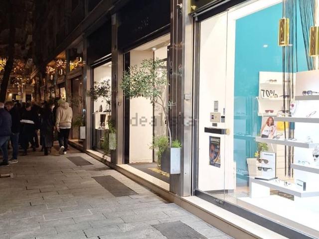 Locale in affitto di 52 m² in Corso Cairoli, 16