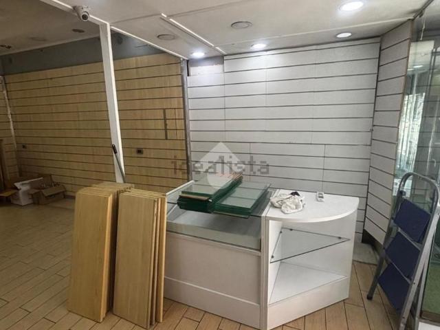 Locale in affitto di 52 m² in Corso Umberto I, 59