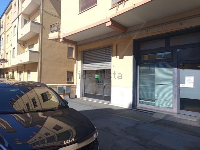 Locale in affitto di 52 m² in Via A. Romagnoli