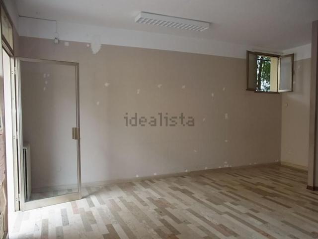 Locale in affitto di 52 m² in Via dei Martiri, 121