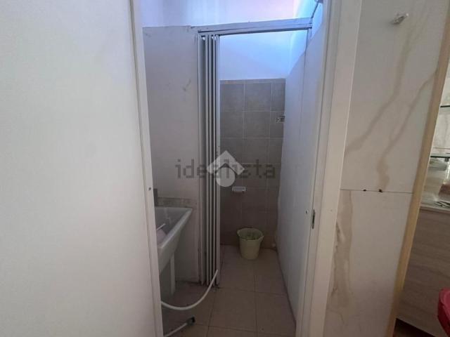 Locale in affitto di 52 m² in Via del Camposanto