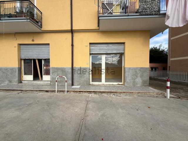 Locale in affitto di 52 m² in Via Domenico Mottola d&apos Amato, 55