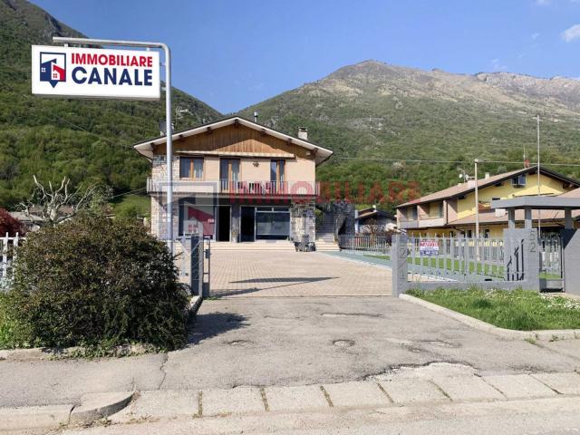 Locale in affitto di 52 m² in Via Priarossa
