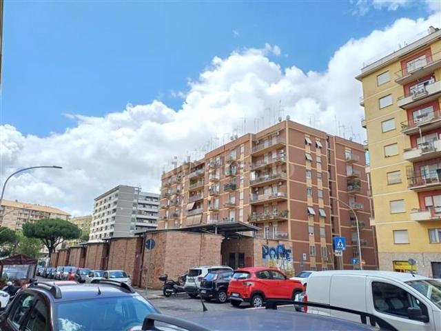 Locale in affitto di 52 m² in Viale Ronchi