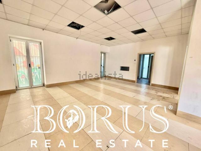 Locale in affitto di 530 m² in Viale Martin Luter King