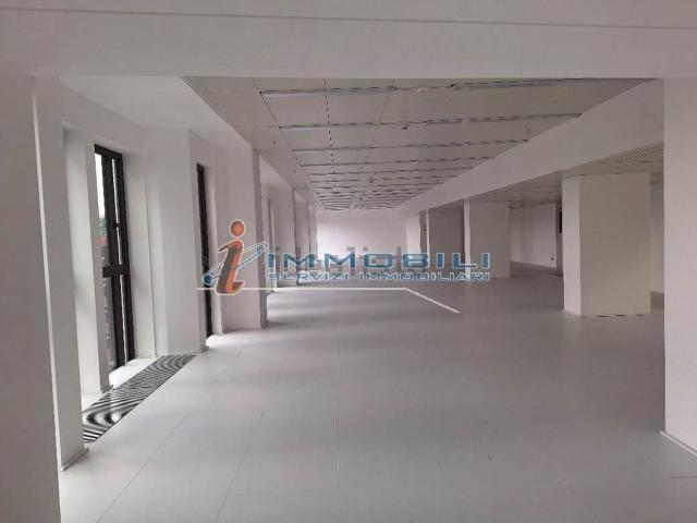 Locale in affitto di 539 m² in Corso Vittorio Emanuele II
