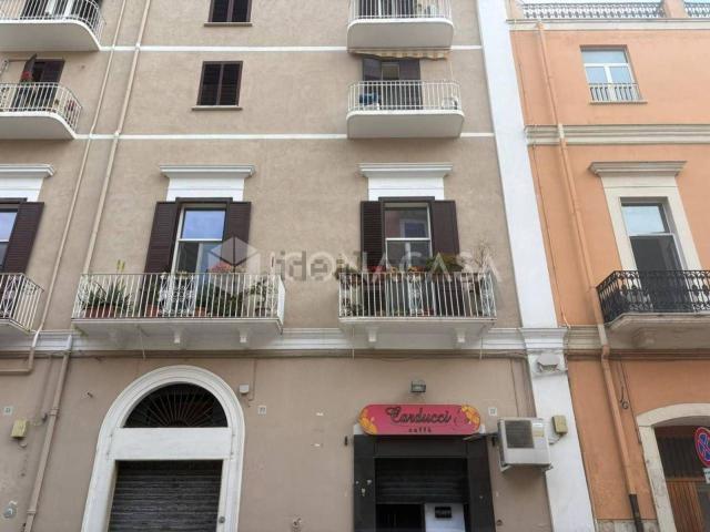 Locale in affitto di 57 m² in Via Giosuè Carducci
