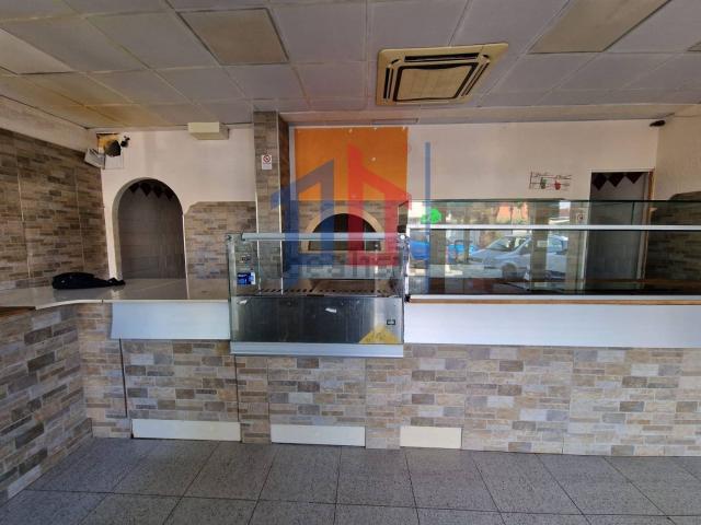 Locale in affitto di 57 m² in Via Levante