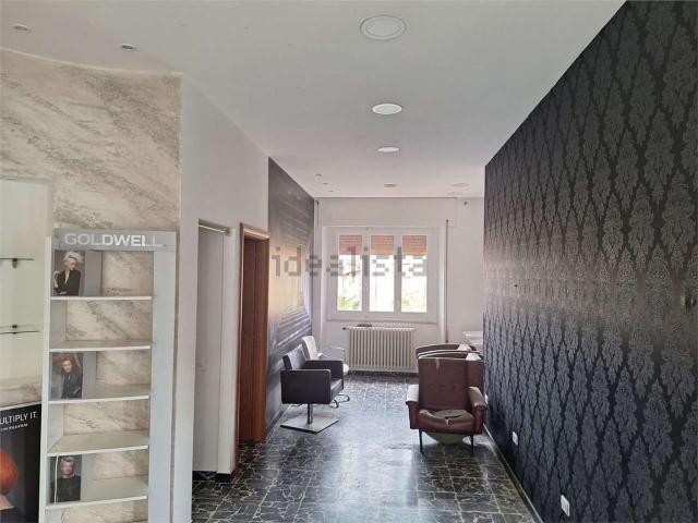 Locale in affitto di 57 m²