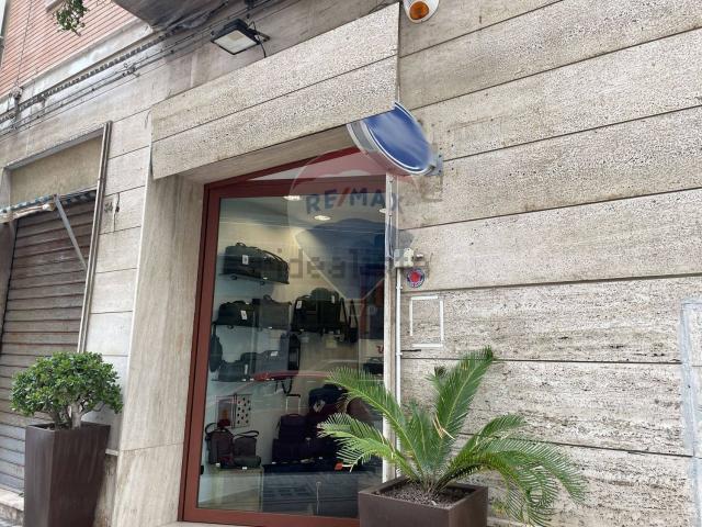 Locale in affitto di 57 m²