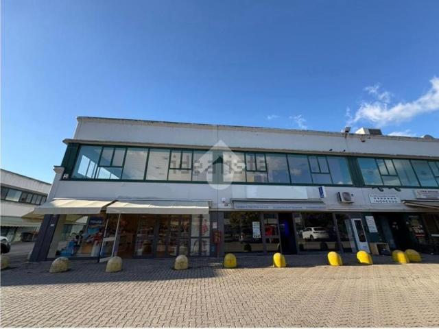 Locale in affitto di 540 m² in Via della Comunità Europea, 15