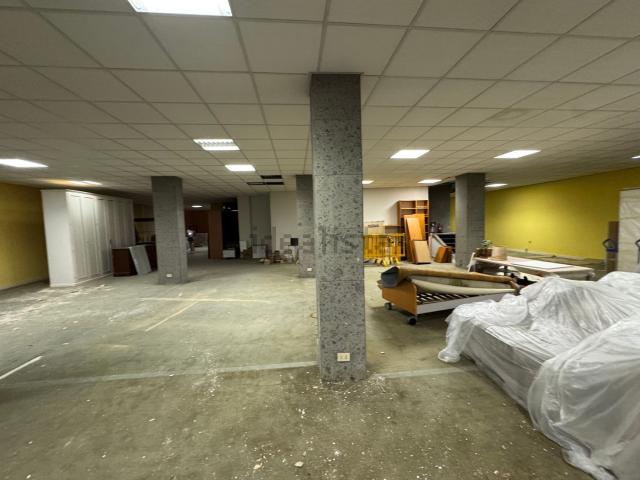 Locale in affitto di 540 m² in Piazza San Croce