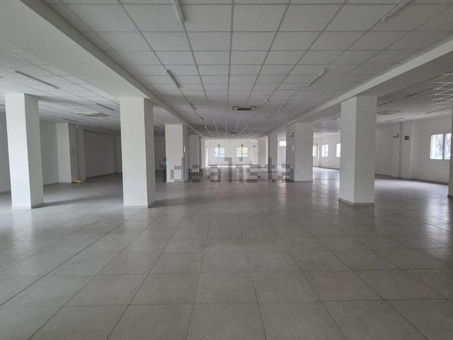 Locale in affitto di 541 m² in Vicolo Solferino, 8