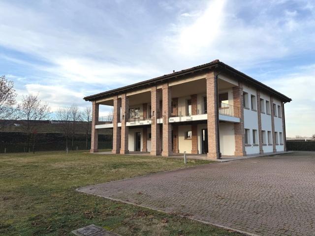 Locale in affitto di 544 m² in Via Sammarina