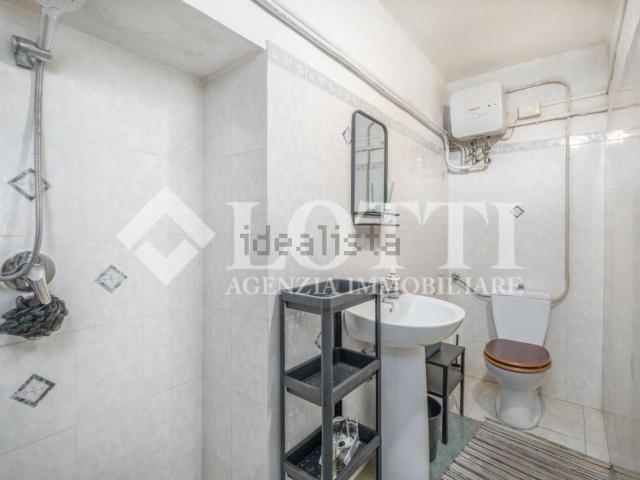 Locale in affitto di 54 m² in Via F. Magellano, 12