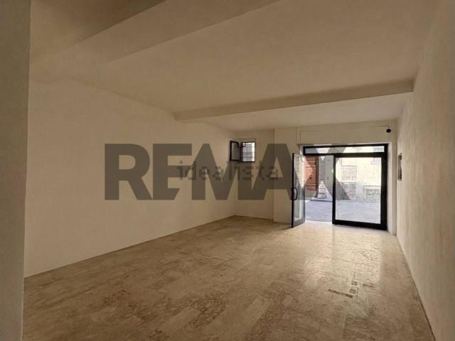 Locale in affitto di 54 m²