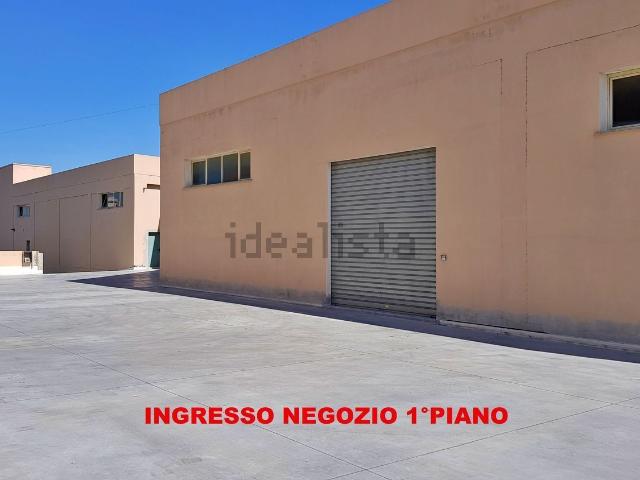 Locale in affitto di 550 m² in Via Pitagora, 9