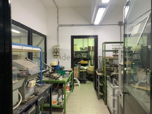 Locale in affitto di 550 m² in Località Ceciliano