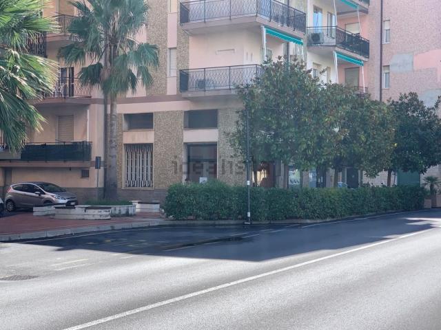 Locale in affitto di 55 m² in Corso IV Novembre, 10