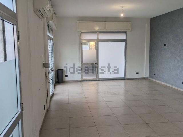 Locale in affitto di 55 m² in Piazza Aldo Moro