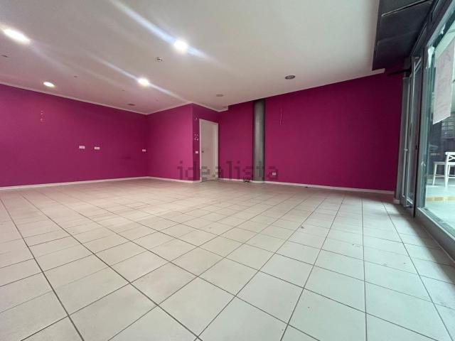 Locale in affitto di 55 m² in Piazza G.Falcone