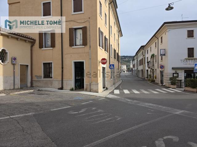 Locale in affitto di 55 m² in Via 6 Novembre, 3