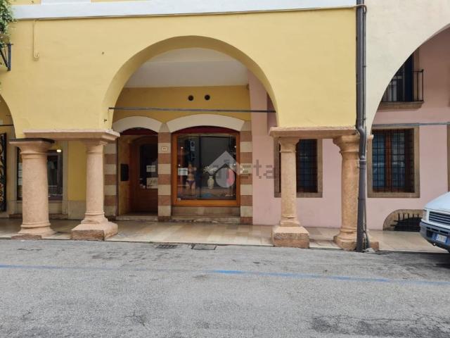 Locale in affitto di 55 m² in Via 24 Maggio, 1
