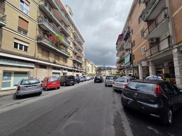 Locale in affitto di 55 m² in Via Antonino Pio, 86