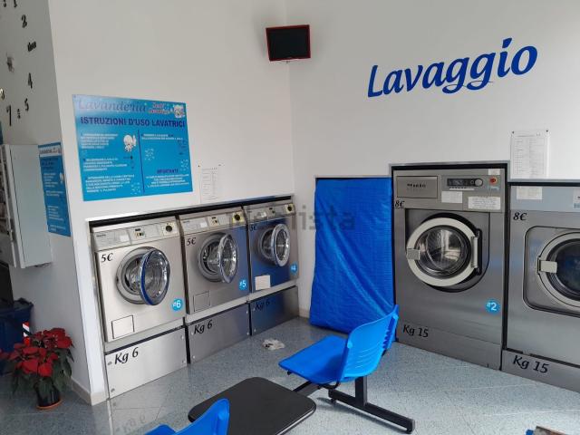 Locale in affitto di 55 m² in Via Bat Yam