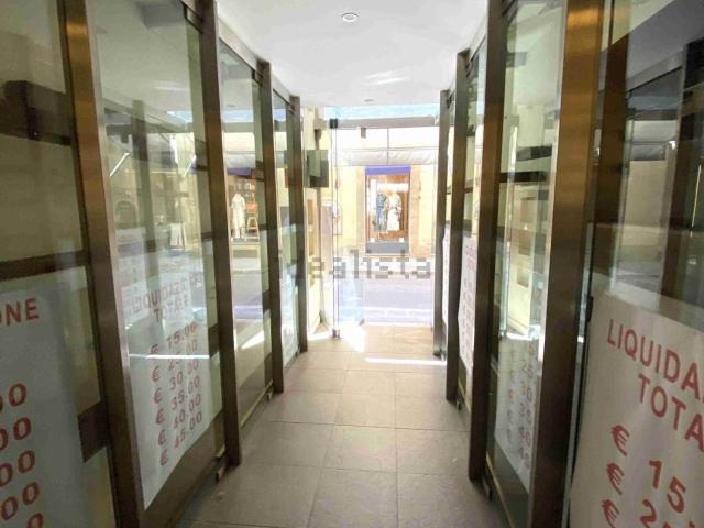 Locale in affitto di 55 m² in Via della Vigna Nuova