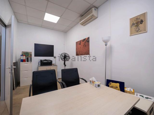 Locale in affitto di 55 m² in Via Francesco Baracca