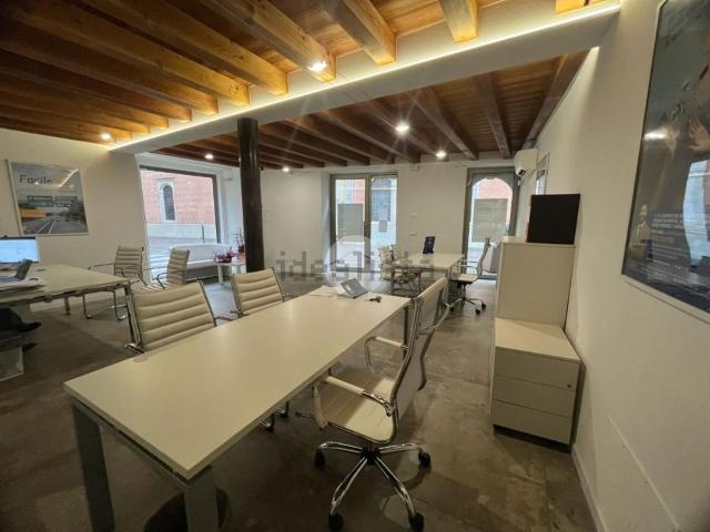 Locale in affitto di 55 m² in Via Giuseppe Garibaldi, 114