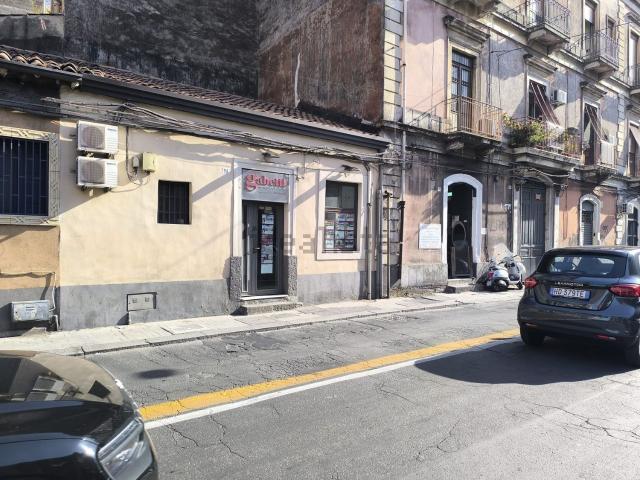 Locale in affitto di 55 m² in Via Monserrato, 98