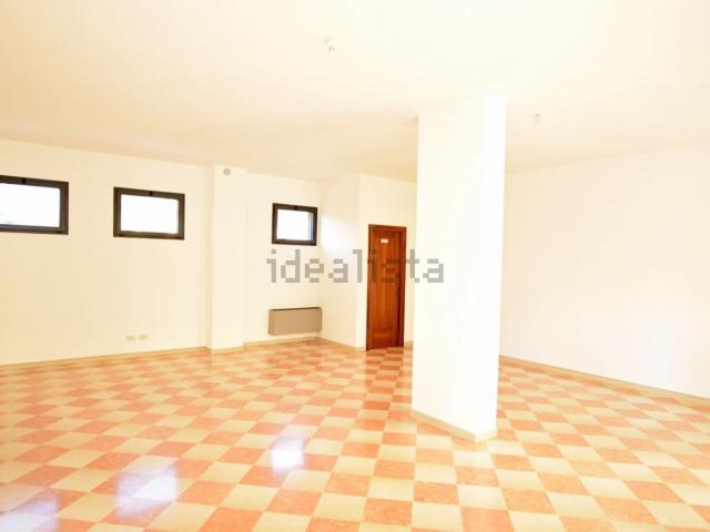 Locale in affitto di 55 m² in Viale Frà Giocondo