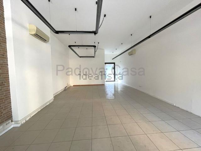 Locale in affitto di 55 m²