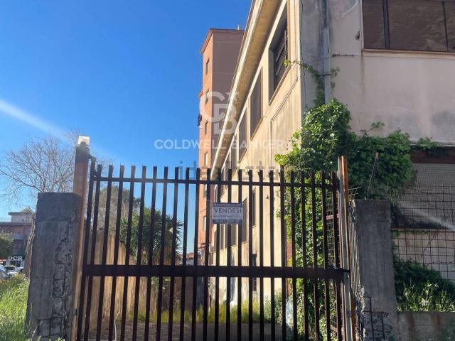 Locale in affitto di 560 m² in Viale Mario Rapisardi