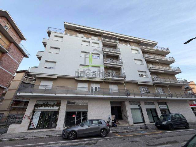 Locale in affitto di 56 m² in Via Pisa, 4
