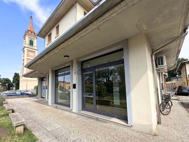 Locale in affitto di 56 m² in Via Statale, 142