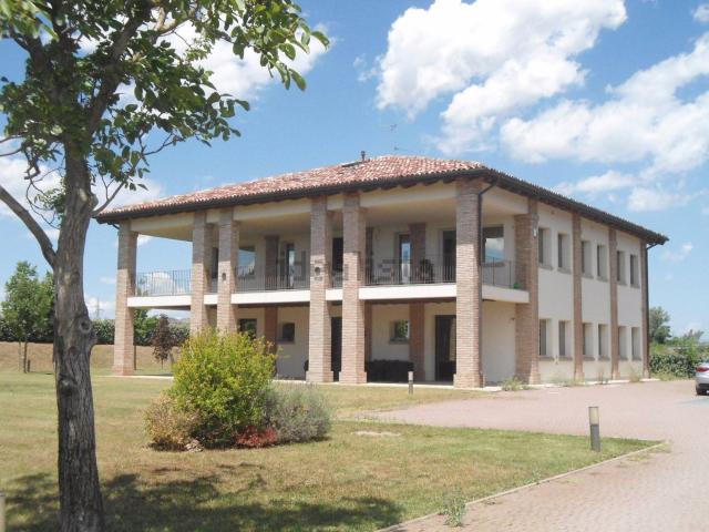 Locale in affitto di 580 m² in Via Sammarina