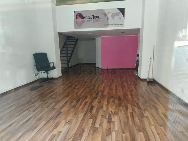 Locale in affitto di 58 m² in Via Vittorio Emanuele Orlando