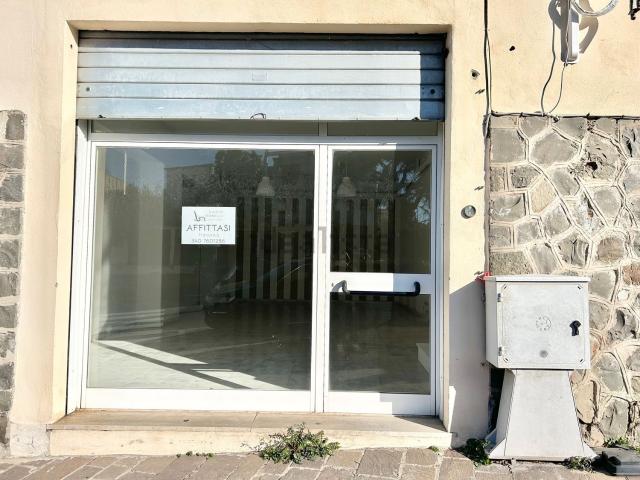 Locale in affitto di 58 m² in Via Aurelia Tarquinia