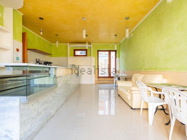Locale in affitto di 58 m² in Via Cavour, 47